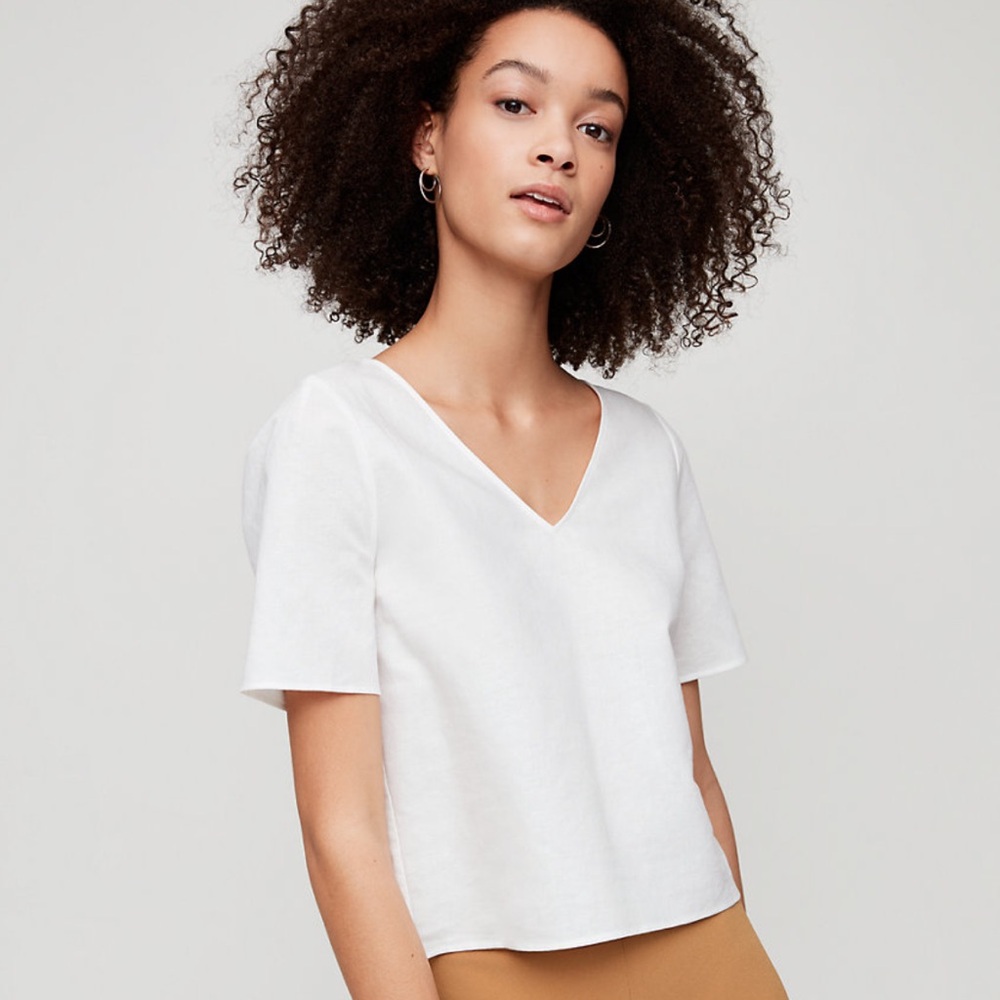 Aritzia Babaton Randy Short Sleeve in Baby Blue Medium